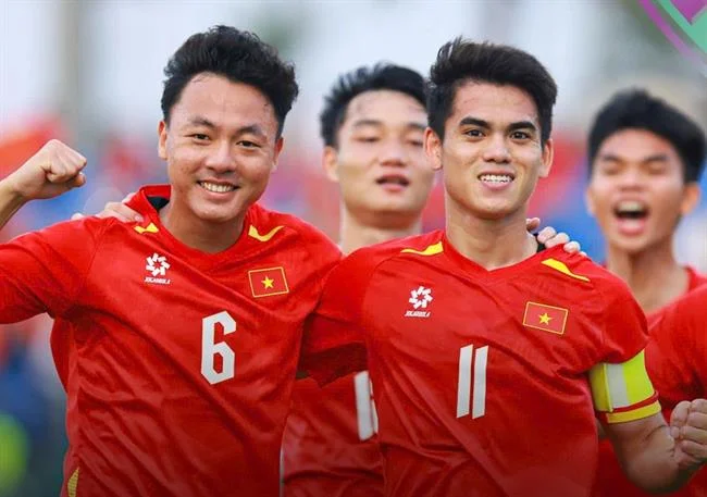 Hình ảnh tượng trưng cho giải quyết tranh chấp và khung pháp lý tại Lucky 8 Đăng Ký
